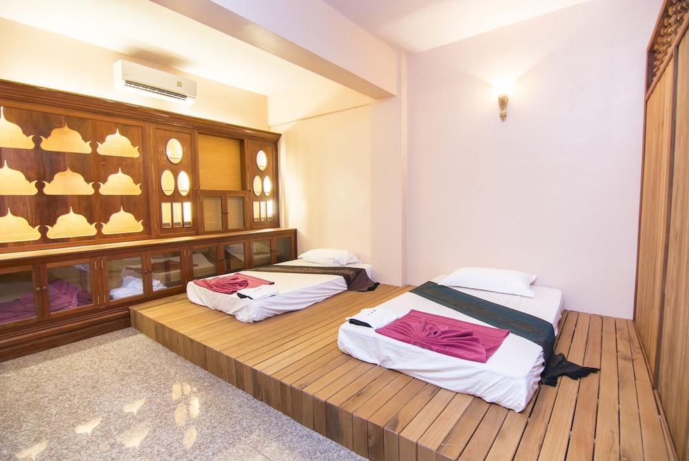 Phnom Penh Era Hotel Экстерьер фото